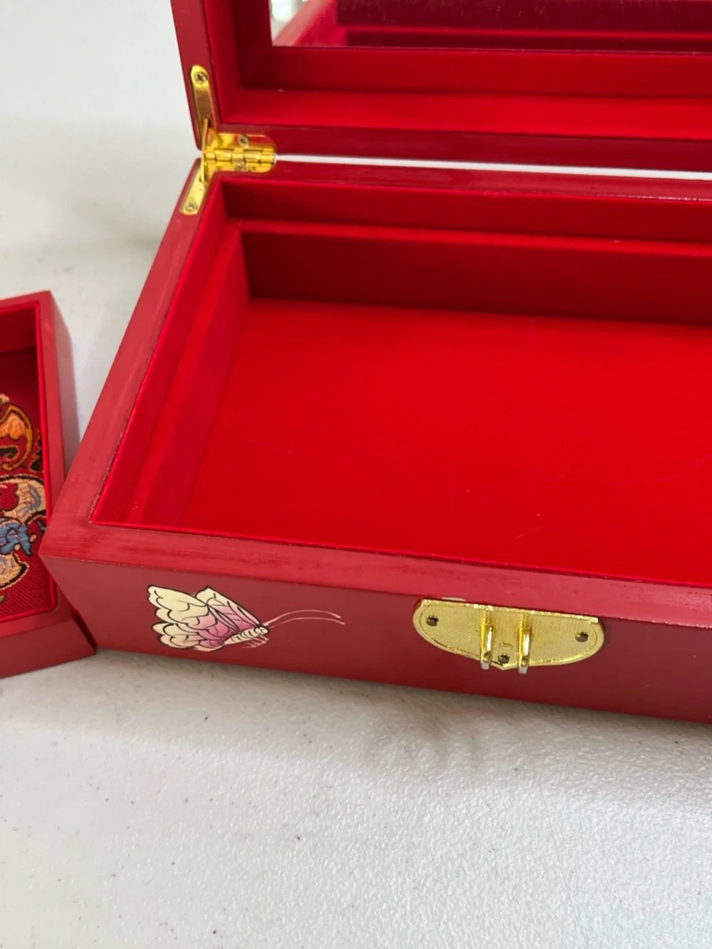 Red Vintage Wooden Jewelry Storage Box with Hand-Painted Floral Design